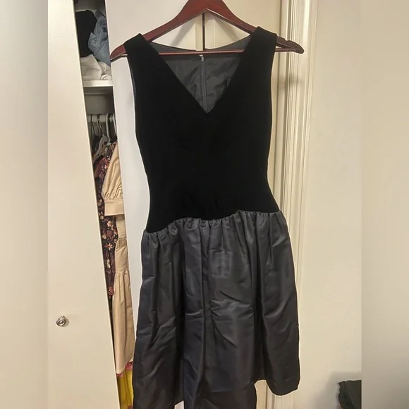 oscar de la renta dress black Oscar de la Renta Black Velvet Evening Dress main image 0